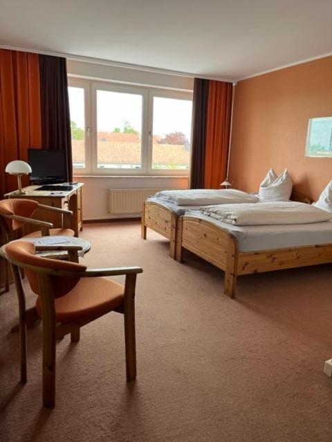 Neustaedter Hof Hotel Garni Нойштадт-ан-дер-Рюбенберґе Екстер'єр фото