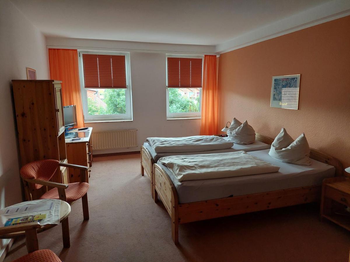 Neustaedter Hof Hotel Garni Нойштадт-ан-дер-Рюбенберґе Екстер'єр фото