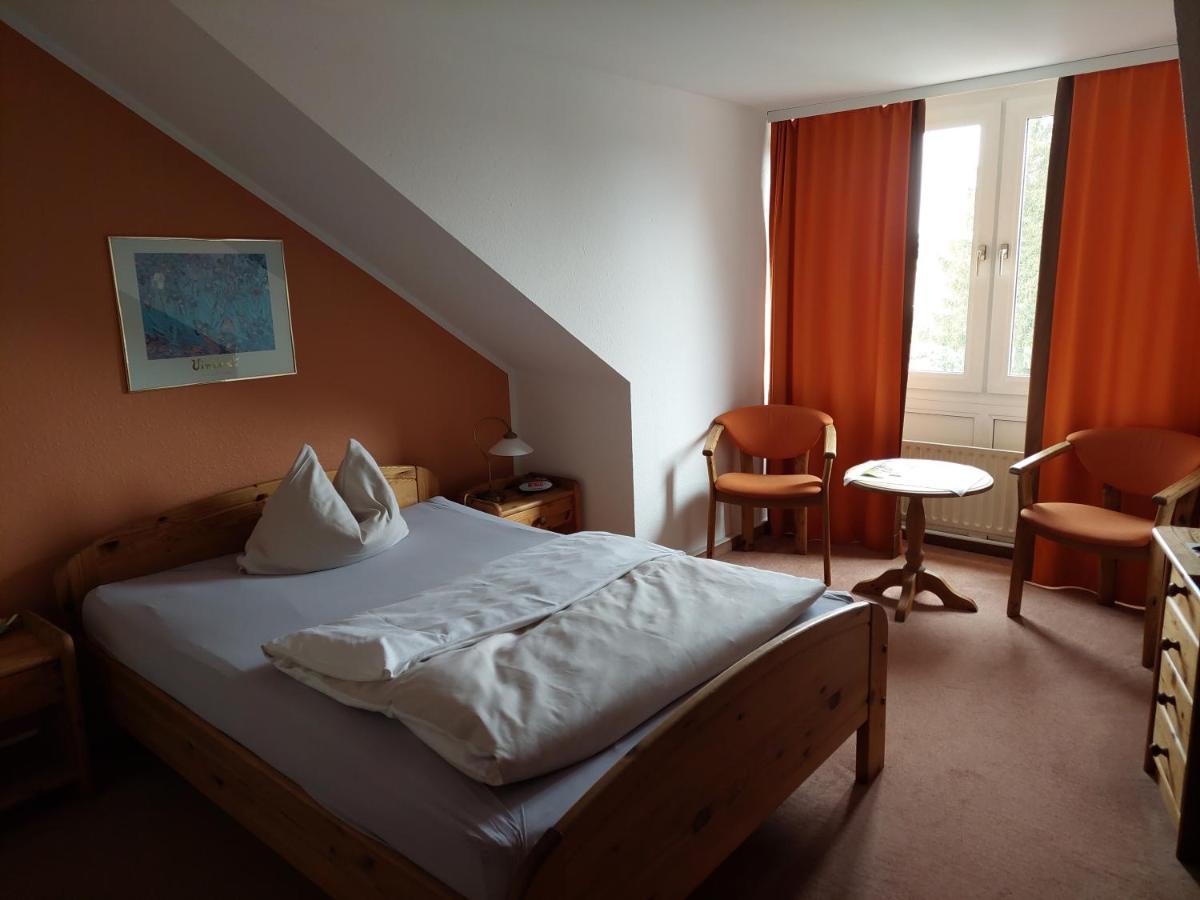 Neustaedter Hof Hotel Garni Нойштадт-ан-дер-Рюбенберґе Екстер'єр фото